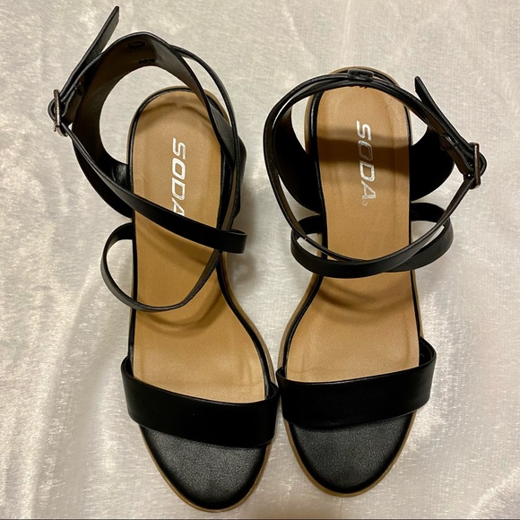 Soda Black Block Heel Strappy Sandals - Picture 6 of 8